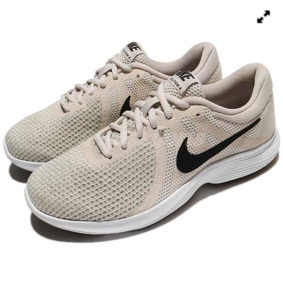 NWT Nike Revolution 4 - Picture 5 of 8